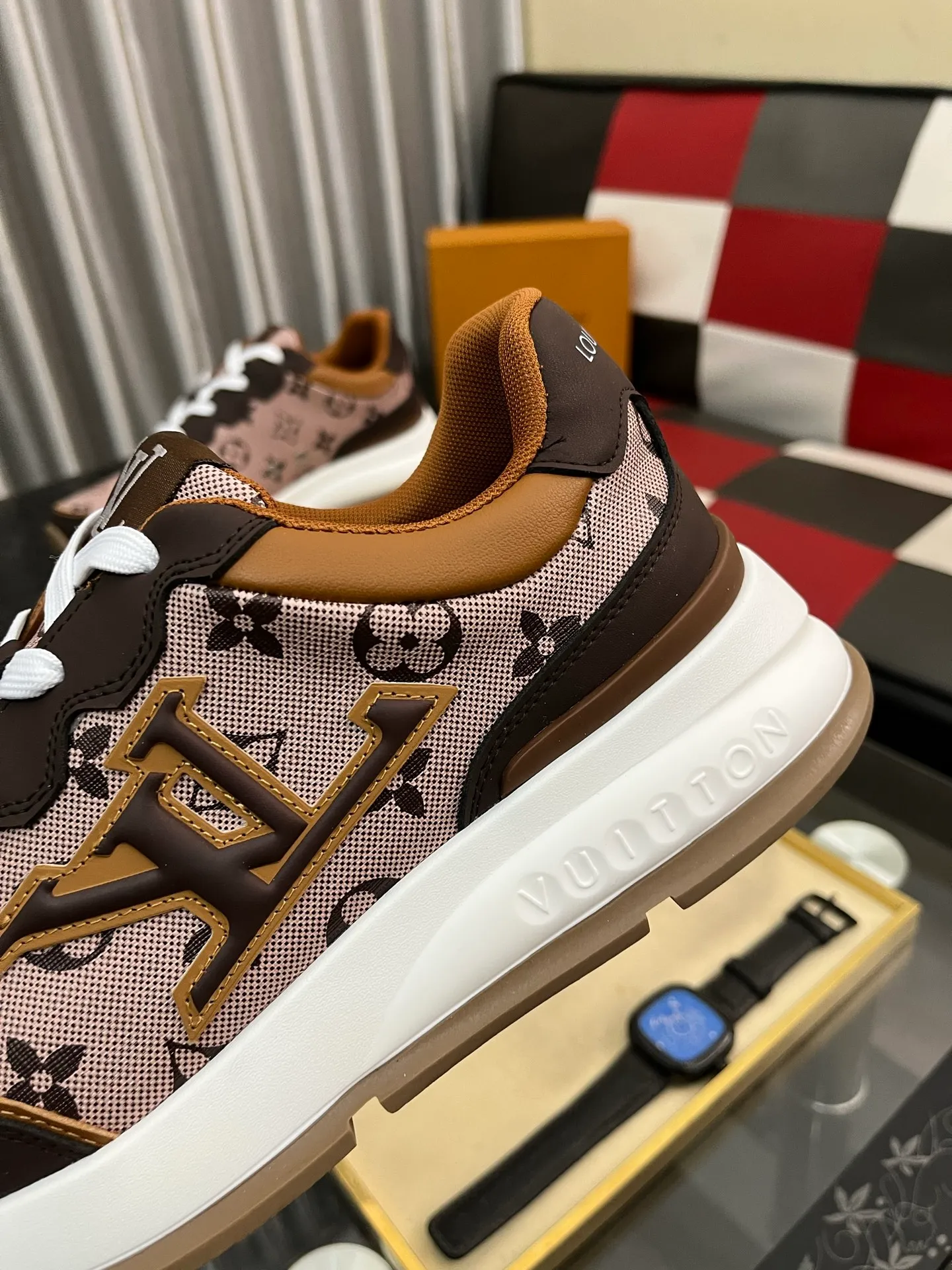 Men's Men's Shoes 💰: 438⌚️⌚️LV Louis Vuitton. The latest fashionable casual shoes are popular in physical stores. New spring and summer comfortable imported custom original cowhide, unique jacquard fabric element design. With sheepskin lining, Lv original bottom, [sun][sun] high-end packaging and high quality💪Details determine the quality, you can enter and leave the counter at will, welcome to compare🇮🇹Number of sizes 38-442️⃣colors available